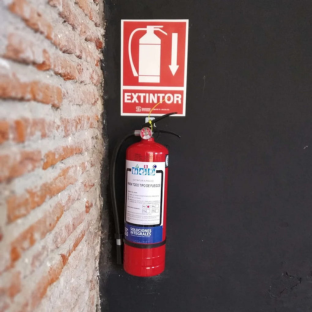 extintor-y-cartel